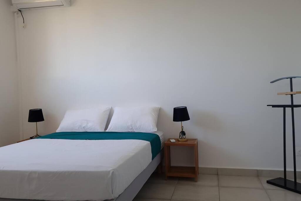 Joli T2 En Bas De Villa Vue Jardin Et Mer Vieux-Habitants Dış mekan fotoğraf